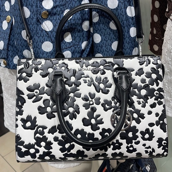 Michael Kors Sheila Medium Sequined Floral Print CZ Satchel
Black 
NWT - Picture 13 of 16